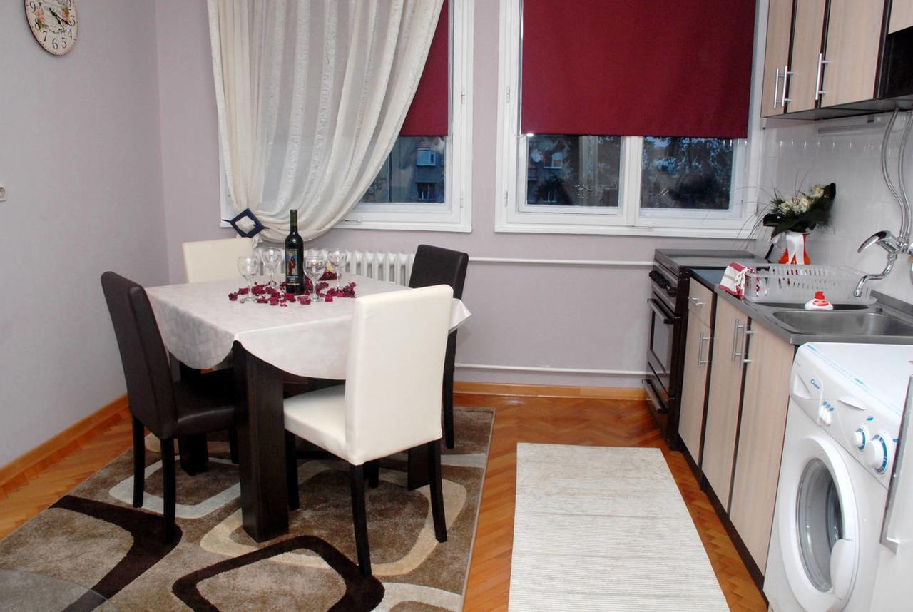 Apartment Bohemian Rhapsody Belgrado Esterno foto